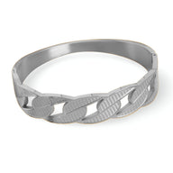 Bracelet jonc en titane argenté avec maillons larges texturés, modèle Adèle.