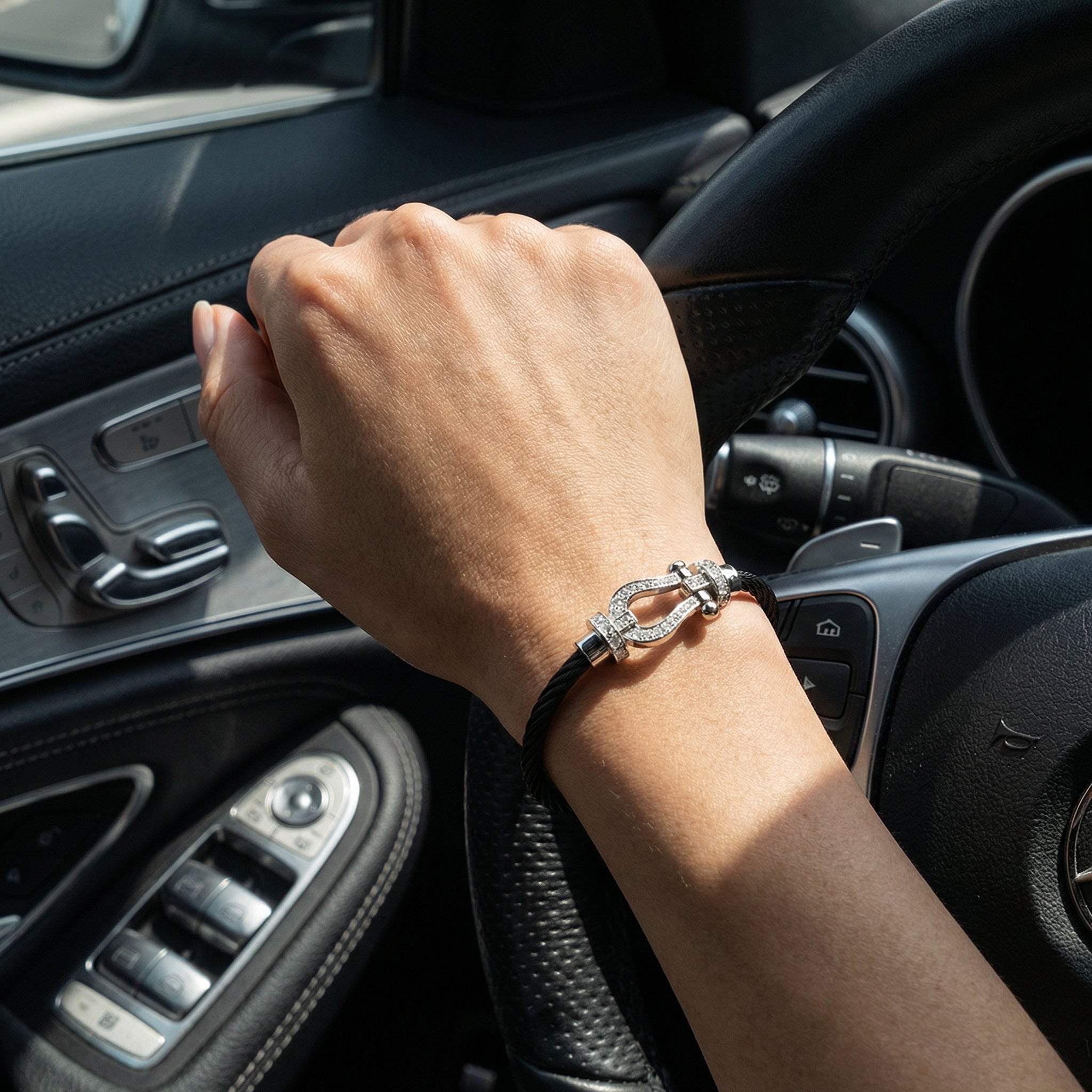 Hestesko-armbånd, snor i titanium, til kvinder, model Annabelle