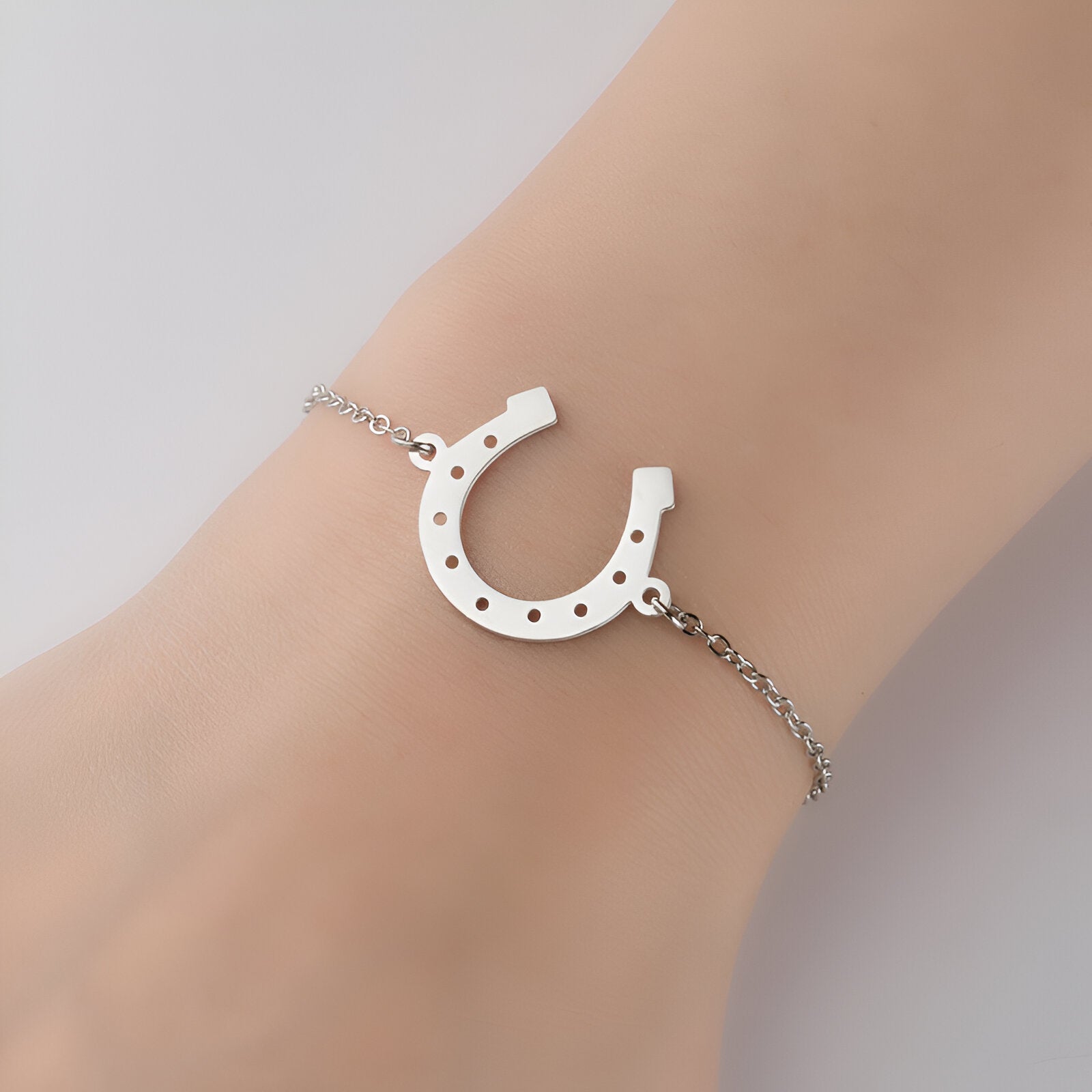 Bracelet fer à cheval, en acier inoxydable, pour femme, modèle Enoa - La Boutique du Bracelet