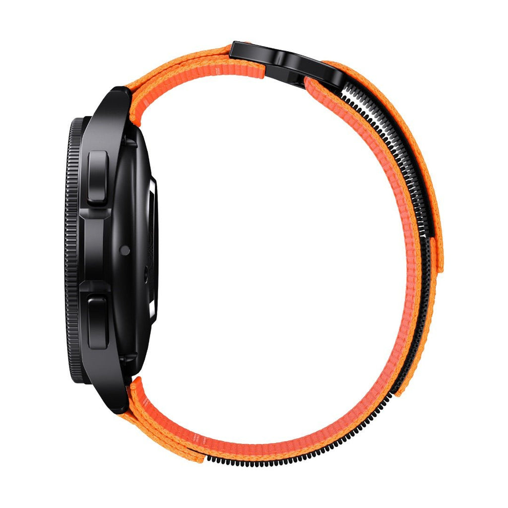 Bracelet de montre Garmin sport orange en nylon robuste avec boucle noire quick release, réglable.