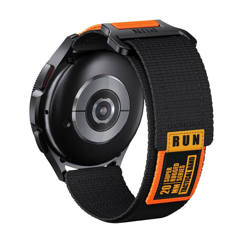 Bracelet de montre noir en nylon ultra résistant avec boucle rapide, étiquette orange RUN et détails de course.