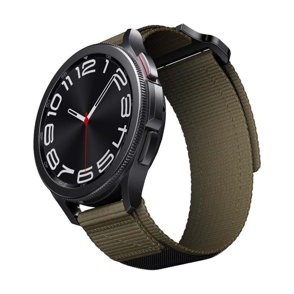 Bracelet de montre Garmin en nylon olive, boucle noire, style sport robuste, réglable.