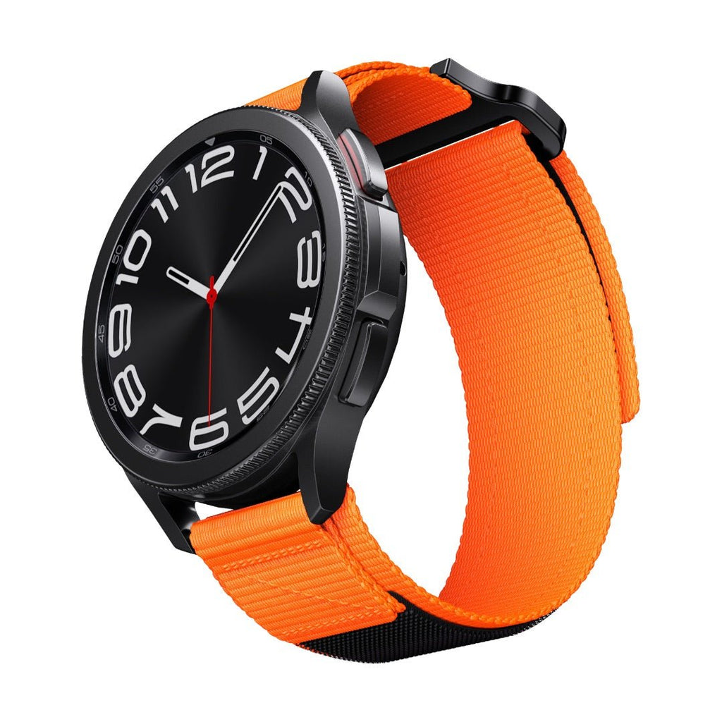 Bracelet montre sport en nylon orange résistant avec système de fixation rapide, style outdoor.