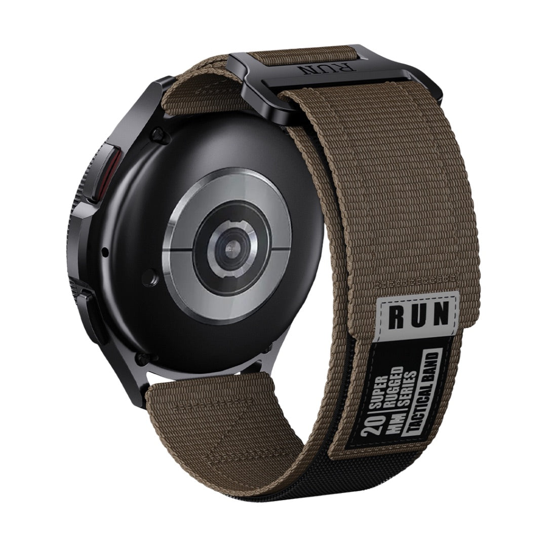 Bracelet de montre Garmin sport en nylon marron ultra résistant avec attache rapide et étiquette RUN noire.