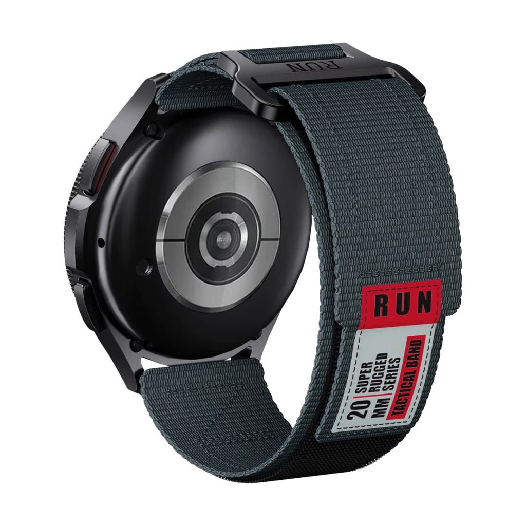 Bracelet Garmin nylon gris foncé ultra solide avec patchs rouges et blancs, boucle réglable, style sport outdoor.