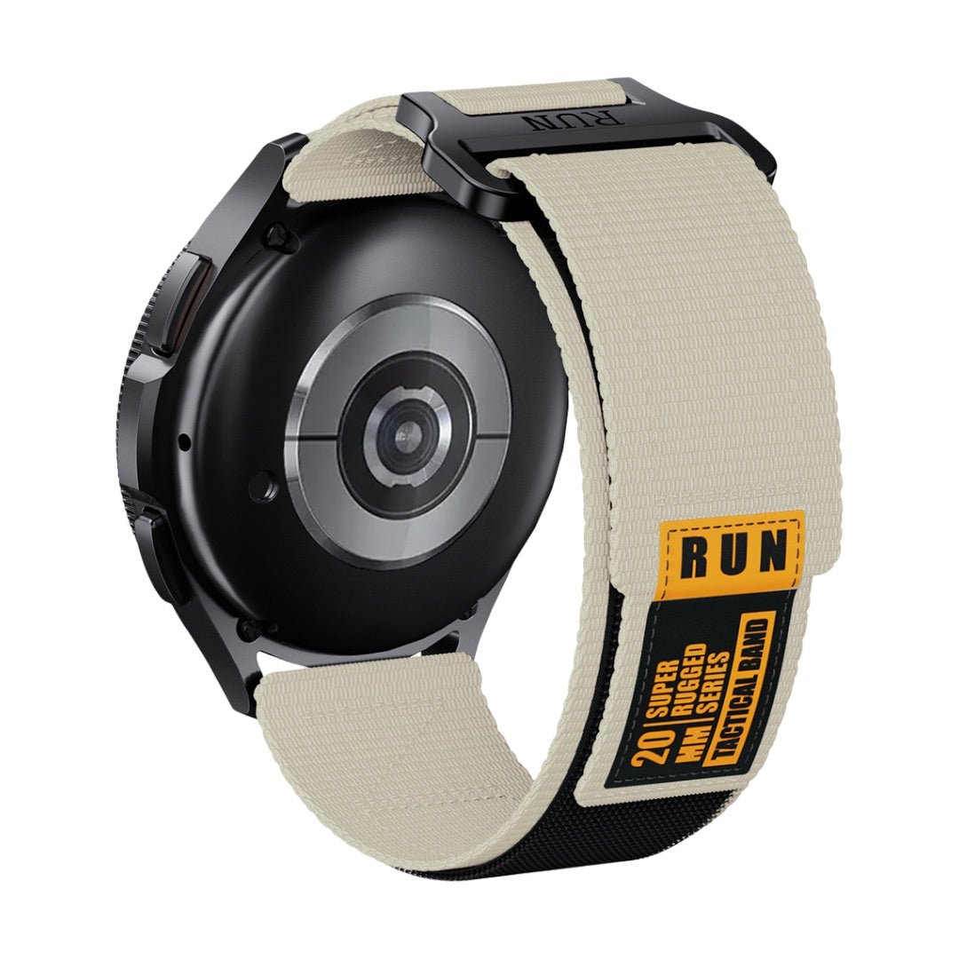 Bracelet de montre sport Garmin en nylon beige ultra solide avec fermoir rapide noir et étiquette orange RUN.