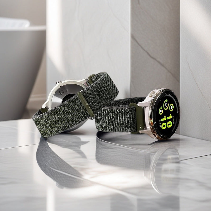 Bracelet Garmin en nylon vert militaire avec boucle scratch ultra légère, style sport confortable, adapté aux montres Garmin.