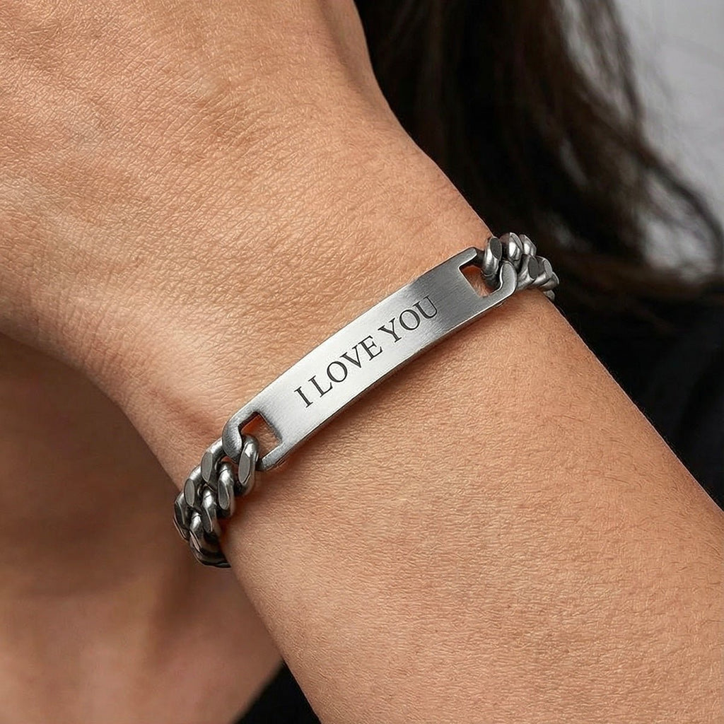 Bracelet gourmette en acier inoxydable anthracite avec plaque gravée "I LOVE YOU" style mixte.