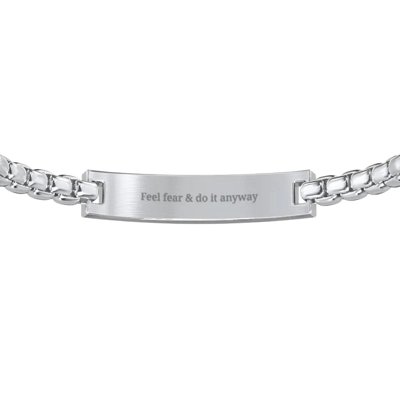 Bracelet gourmette en titane argenté à maille vénitienne avec plaque gravée «Feel fear & do it anyway».