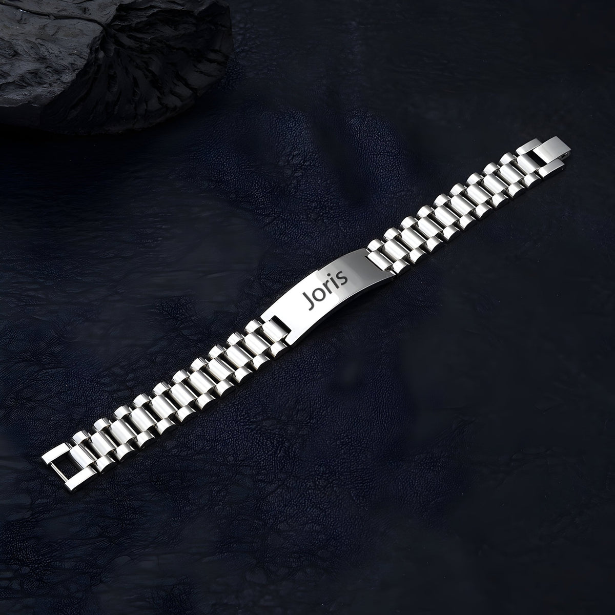Bracelet gourmette homme en acier inoxydable argenté à maille épaisse avec plaque personnalisée Joris.