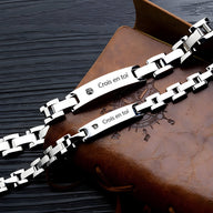 Bracelet magnétique en acier inoxydable argenté avec plaque gravée "Crois en toi" et pierre de zirconium, style unisexe.