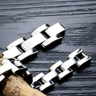 Bracelet magnétique en acier inoxydable argenté avec maillons larges et finition lisse, modèle Harley.