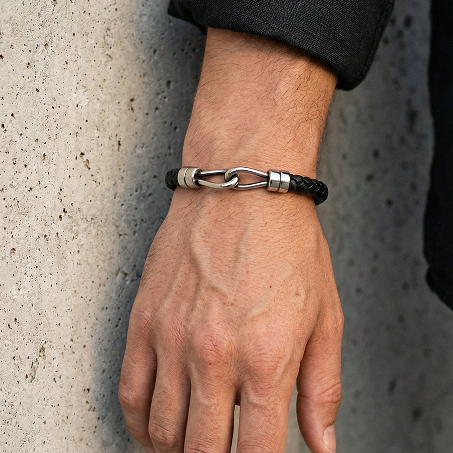 Bracelet homme cuir tressé noir et acier inoxydable, double anneau, style minimaliste moderne, modèle Artel