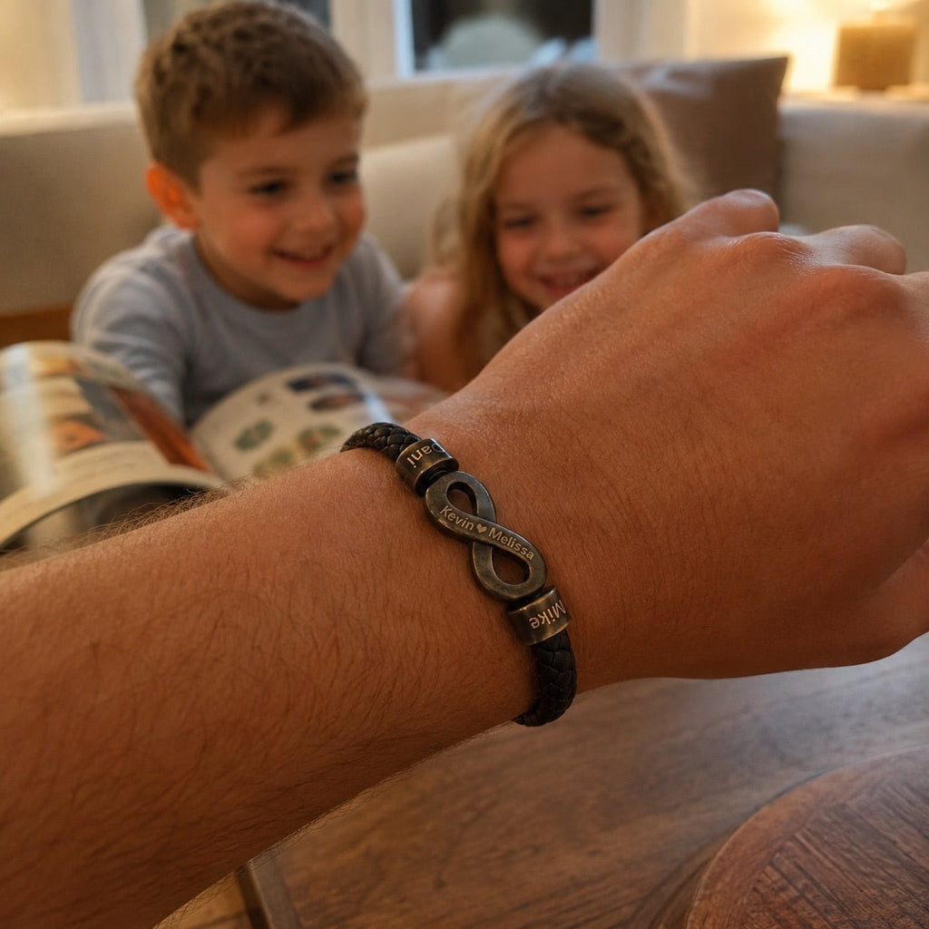 Bracelet infini personnalisable, croûte de cuir noir tressée, 2 anneaux à graver, acier inoxydable, fermoir magnétique, modèle Hestio