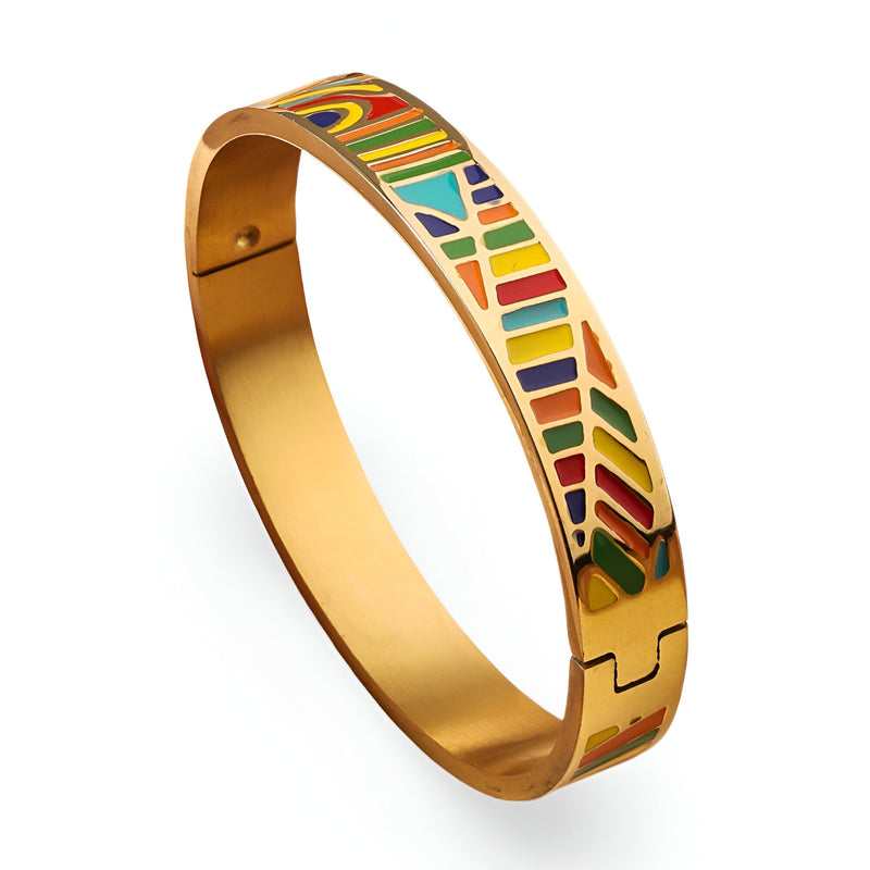 Bracelet jonc doré avec motifs émaillés colorés géométriques multicolores style ethnique féminin.