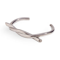Bracelet jonc en acier inoxydable argenté avec demi-nœud tordu élégant.