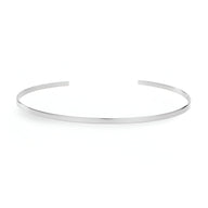 Bracelet jonc fin en acier inoxydable argenté modèle Juniper, design épuré et minimaliste.