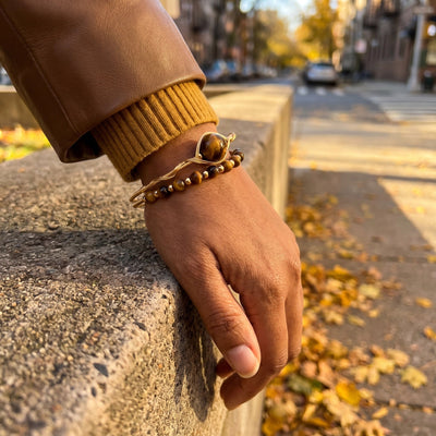 Double-row cuff bracelet in natural stones, twisted gold wire, beads at the ends, Stivine model