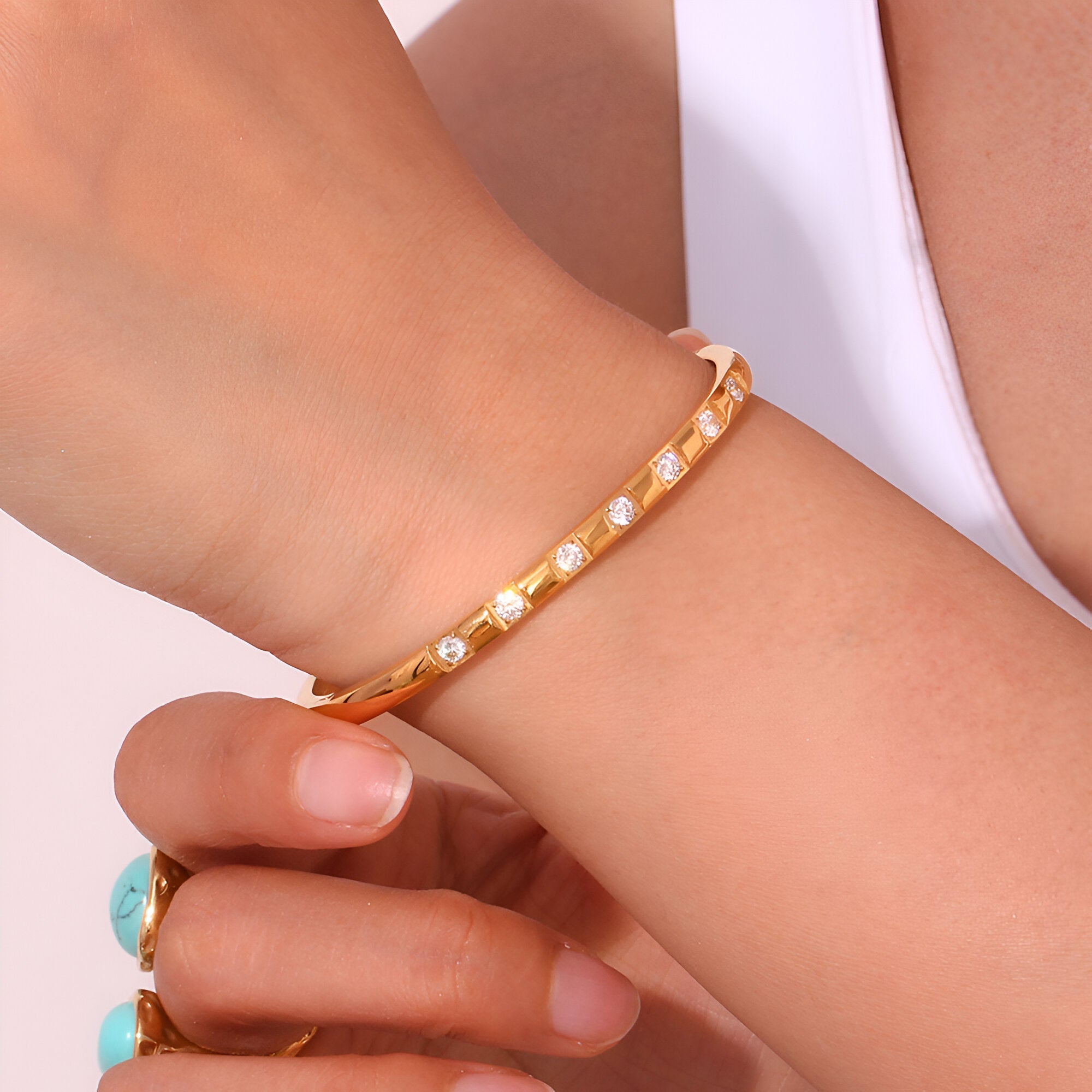 Bracelet jonc éclats de lumière, en acier inoxydable, modèle Anastasia - La Boutique du Bracelet