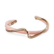 Bracelet jonc femme en acrylique rose et métal doré torsadé style Denira.