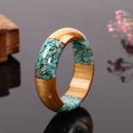 Bracelet jonc en bois naturel et turquoise, éclats résine brillante, modèle Diyuna - La Boutique du Bracelet