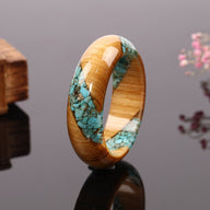 Bracelet jonc en bois naturel et turquoise, éclats résine brillante, modèle Diyuna - La Boutique du Bracelet