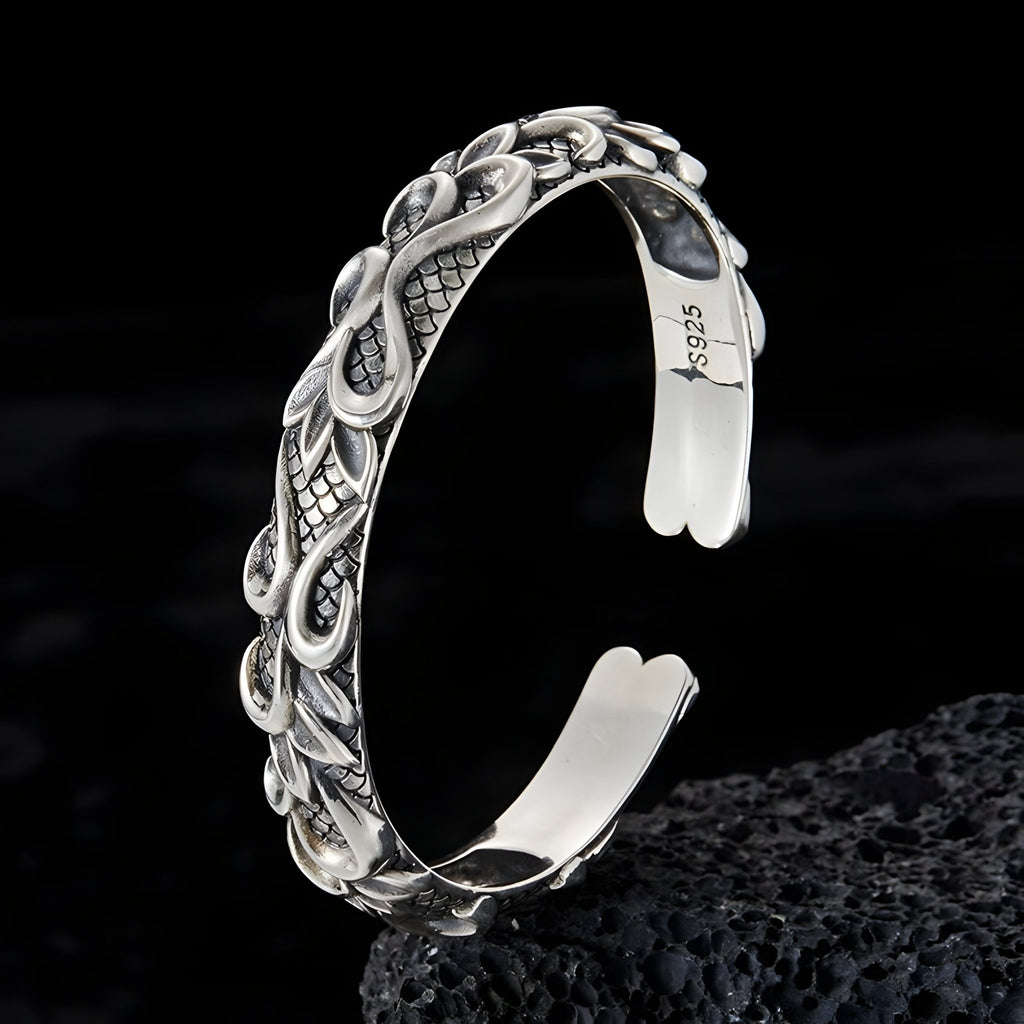 Bracelet jonc en cuivre plaqué argent avec motifs vagues et détails gravés style Arvid.