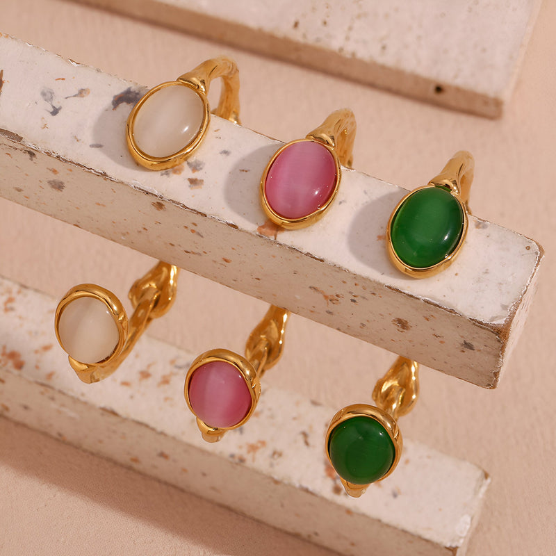 Bracelets joncs en acier doré avec pierres ovales naturelles jade blanc, agate rose et cristal vert.