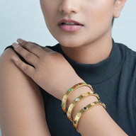 Bracelet jonc fermé trèfle à 4 feuilles, en titane, pour femme, modèle Grina - La Boutique du Bracelet