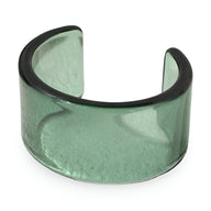 Bracelet jonc ouvert en résine vert translucide brillant pour femme, modèle Verida.