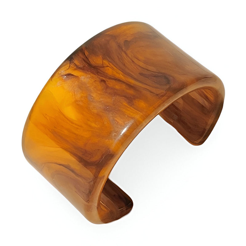 Bracelet jonc ouvert en résine marron marbrée style vintage pour femme.