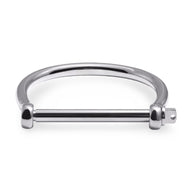 Bracelet jonc en titane argenté avec fermoir crochet d'ancrage élégant et minimaliste.