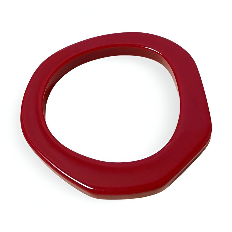 Bracelet jonc irrégulier en résine rouge bordeaux brillant pour femme Nerida.