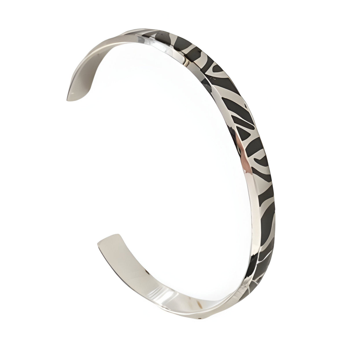 Bracelet jonc en titane argenté avec motif tigré noir et gris, finition brillante, modèle Machli.