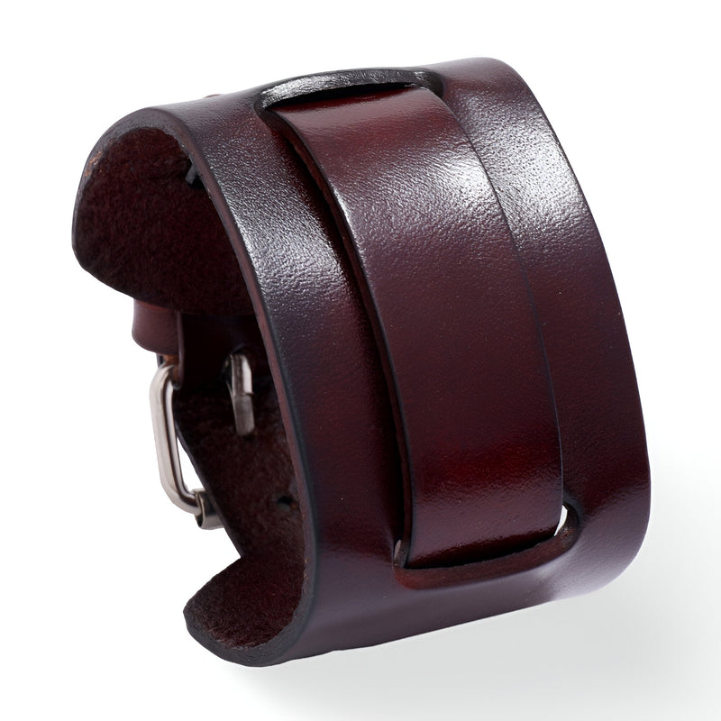 Bracelet large en cuir café avec boucle ardillon en métal argenté pour homme, modèle Cleo.