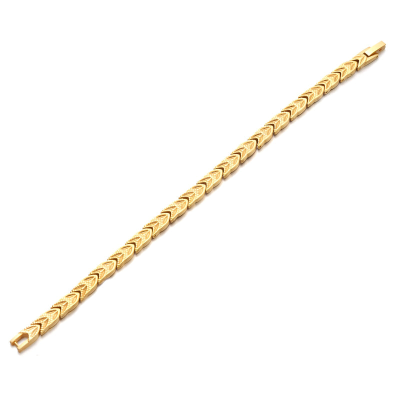 Bracelet magnétique pour homme en titane doré avec maillons fins et design contemporain.