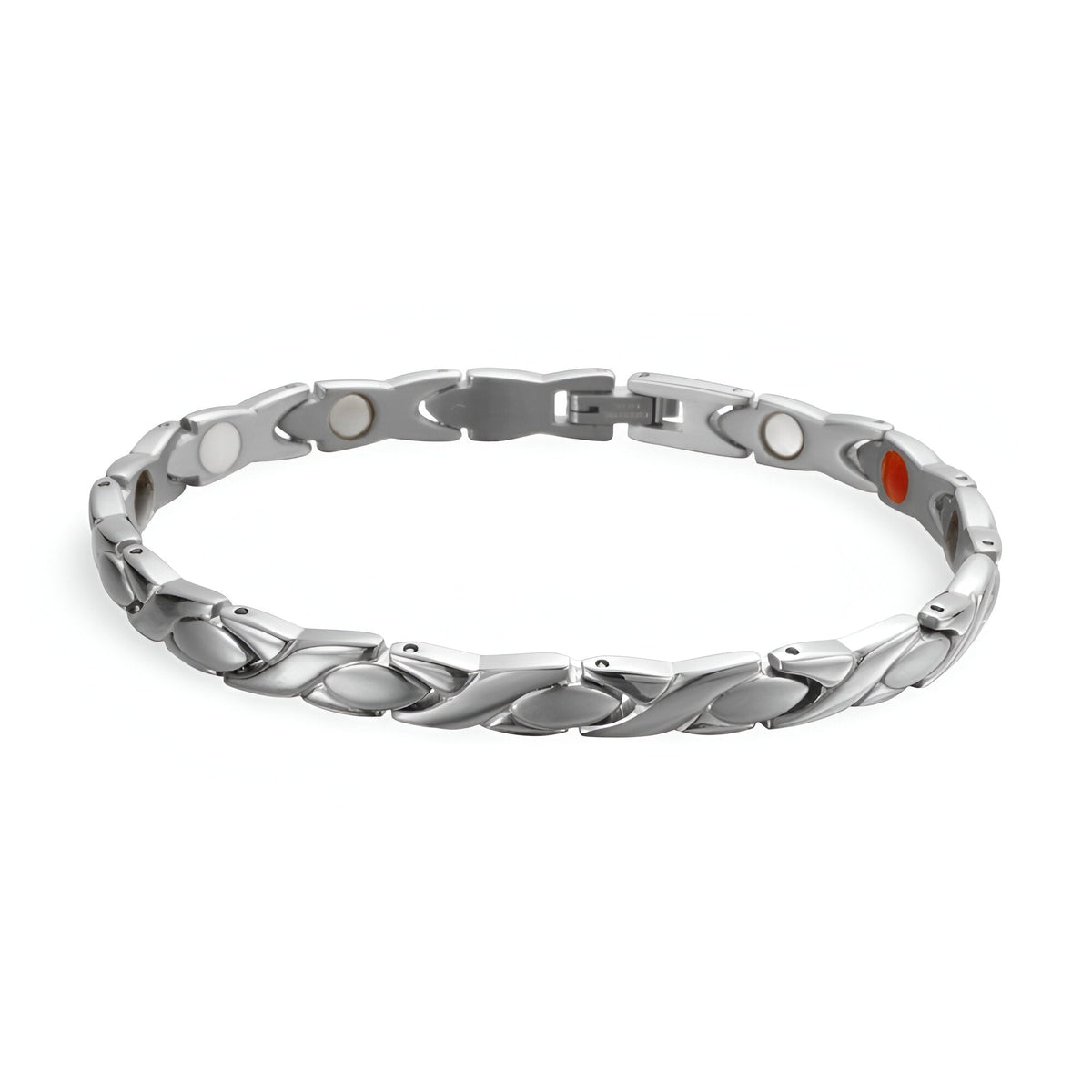 Bracelet magnétique en titane argenté avec maillons incurvés et inserts rouges.
