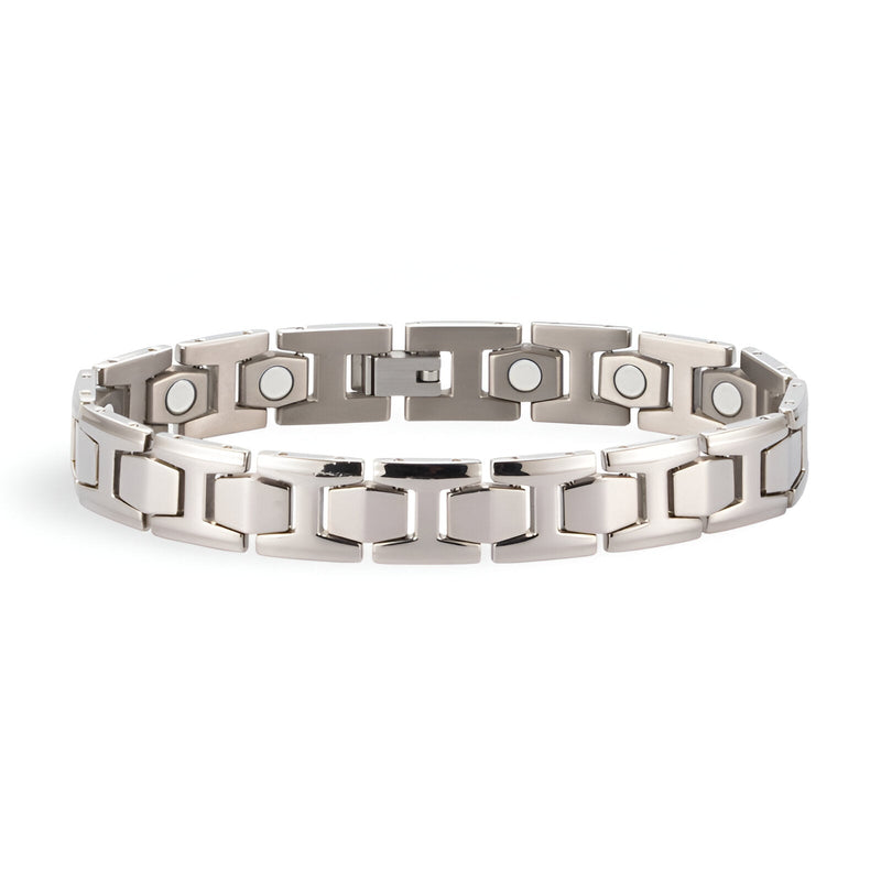 Bracelet magnétique homme en titane gris argenté avec maillons rectangulaires modernes.
