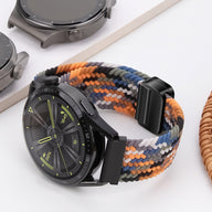 Bracelet magnétique tressé en nylon multicolore pour Huawei Watch, tons orange, bleu et beige.