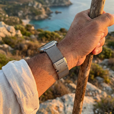 Bracelet maille milanaise acier inoxydable pour Apple Watch avec fermoir tactique, modèle Raeko
