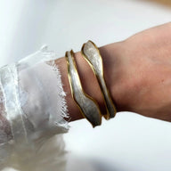 Bracelet manchette doré, à émaille colorée, en acier inoxydable, modèle Ylena - La Boutique du Bracelet