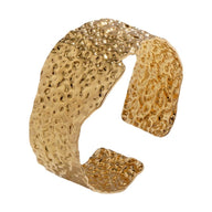 Bracelet manchette doré, chic effet texturé, en acier inoxydable, modèle Myris - La Boutique du Bracelet