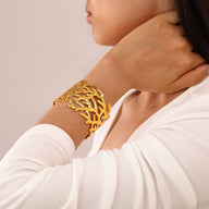 Bracelet manchette doré, design corail organique, en acier inoxydable, modèle Evania - La Boutique du Bracelet