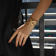 Bracelet manchette doré, étoile de mer, en acier inoxydable, modèle Soryla - La Boutique du Bracelet