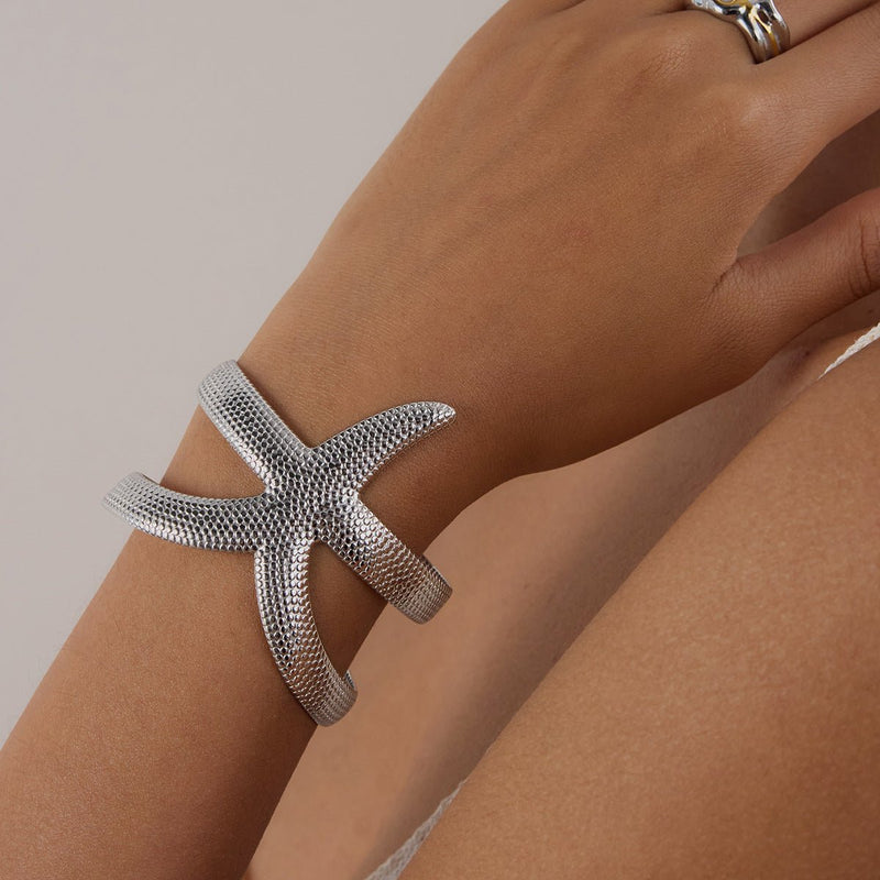 Bracelet manchette doré, étoile de mer, en acier inoxydable, modèle Soryla - La Boutique du Bracelet
