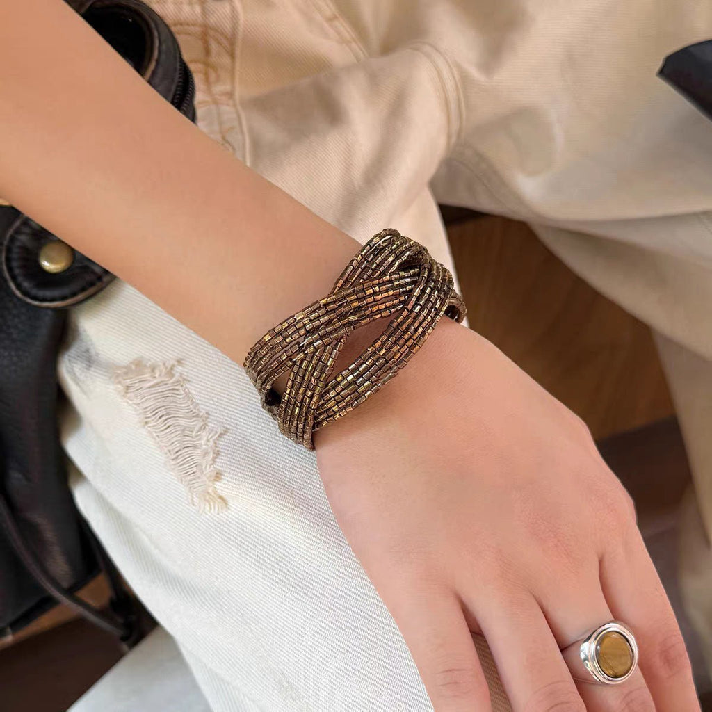 Brățară tip manșetă pentru femei cu mărgele aurii, bijuterie de încheietură ajustabilă cu mai multe rânduri, accesoriu elegant împletit pentru femei, brățară lată din aliaj metalic, podoabă originală pentru braț, pentru ocazii speciale, model Fadine