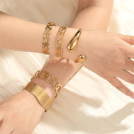 Bracelet manchette floral, fleurs scintillantes, en acier inoxydable, modèle Oraya - La Boutique du Bracelet