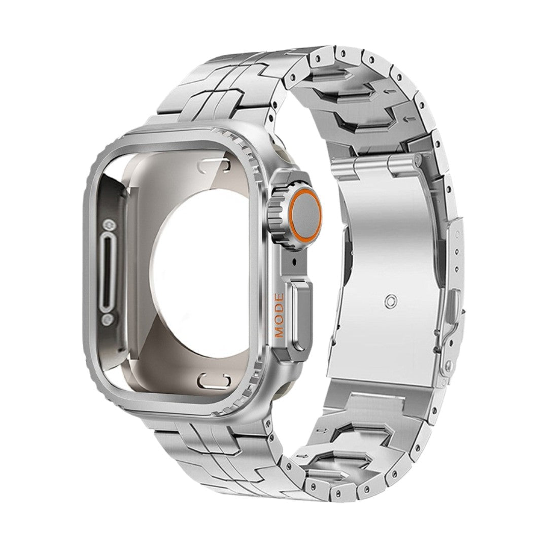 Bracelet montre Apple en titane gris argenté, maille moderne robuste, boucle déployante et ligne orange distinctive sur la.