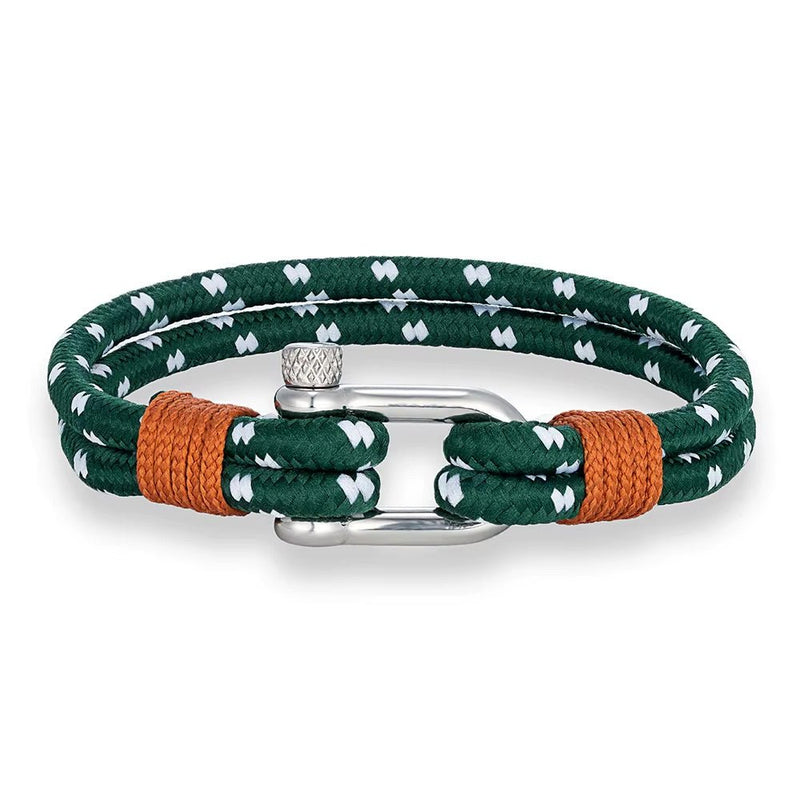 Bracelet marin vert foncé en corde nautique avec motifs blancs, fermoir mousqueton argenté et détails serrés orange.