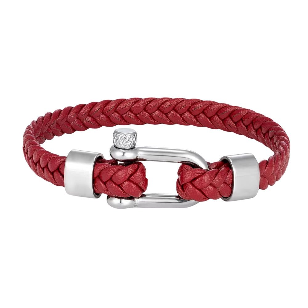Bracelet homme en cuir rouge tressé 8 mm avec fermoir mousqueton en acier argenté, style manille moderne.
